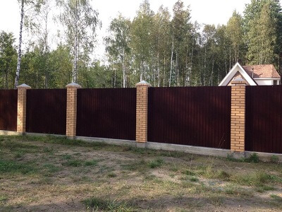 Установка забора из металлопрофиля в Калинковичах